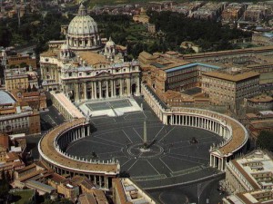 Der Petersplatz ist das Yentrum des Vatikan