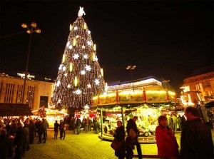 Der größte Weihnachtsbaum zieht jährlich viele Besucher an