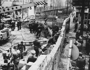 Der Bau der Berliner Mauer