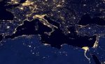 Das Mittelmeer bei Nacht aus dem All